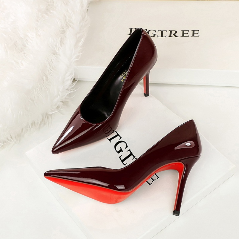Low red high-heeled shoes sexy pointed shoes for women