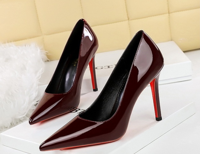 Low red high-heeled shoes sexy pointed shoes for women