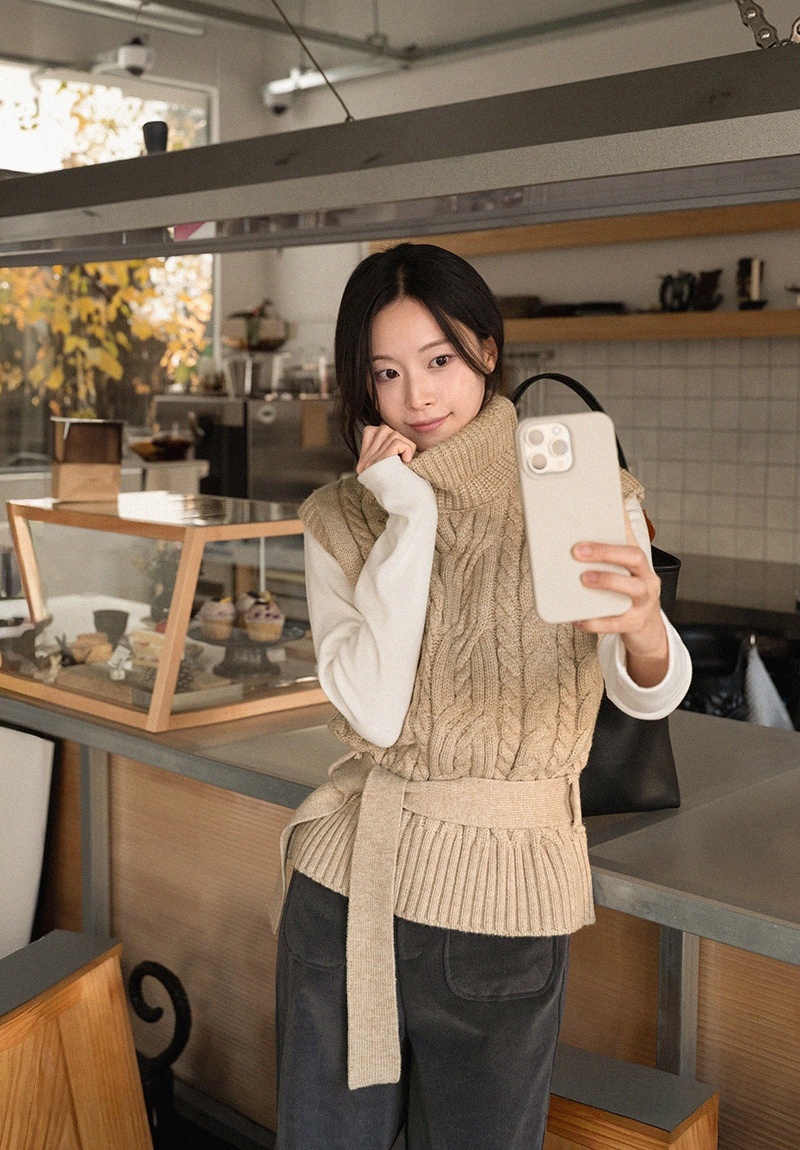 Knitted loose waistcoat Korean style sweater for women