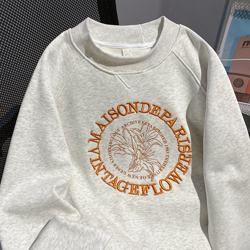 Embroidered flowers round neck tops loose hoodie