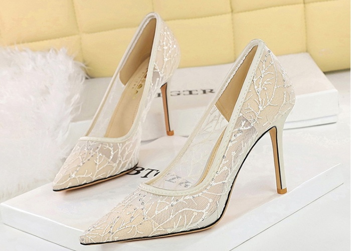 Gauze sexy lace pointed fine-root European style shoes