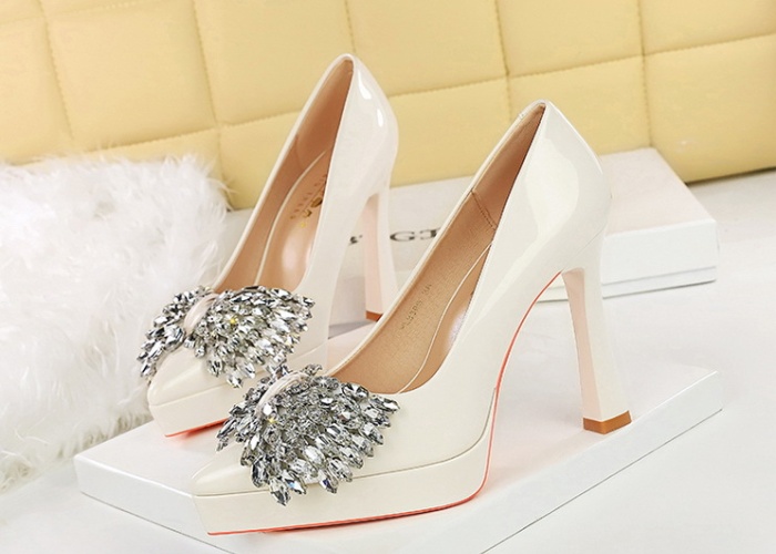 Low pointed platform high-heeled shoes for women
