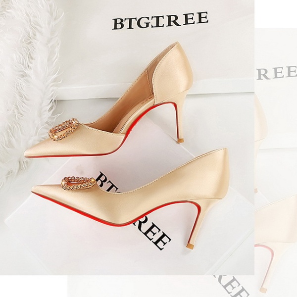 Fashion hollow shoes low high-heeled shoes for women