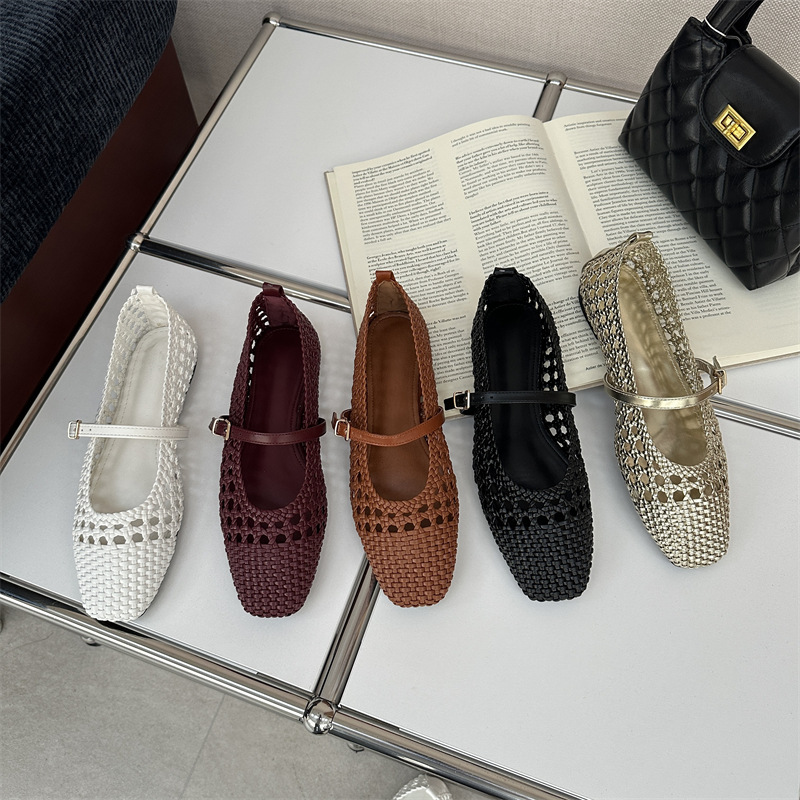 Hollow shoes wears outside flattie for women