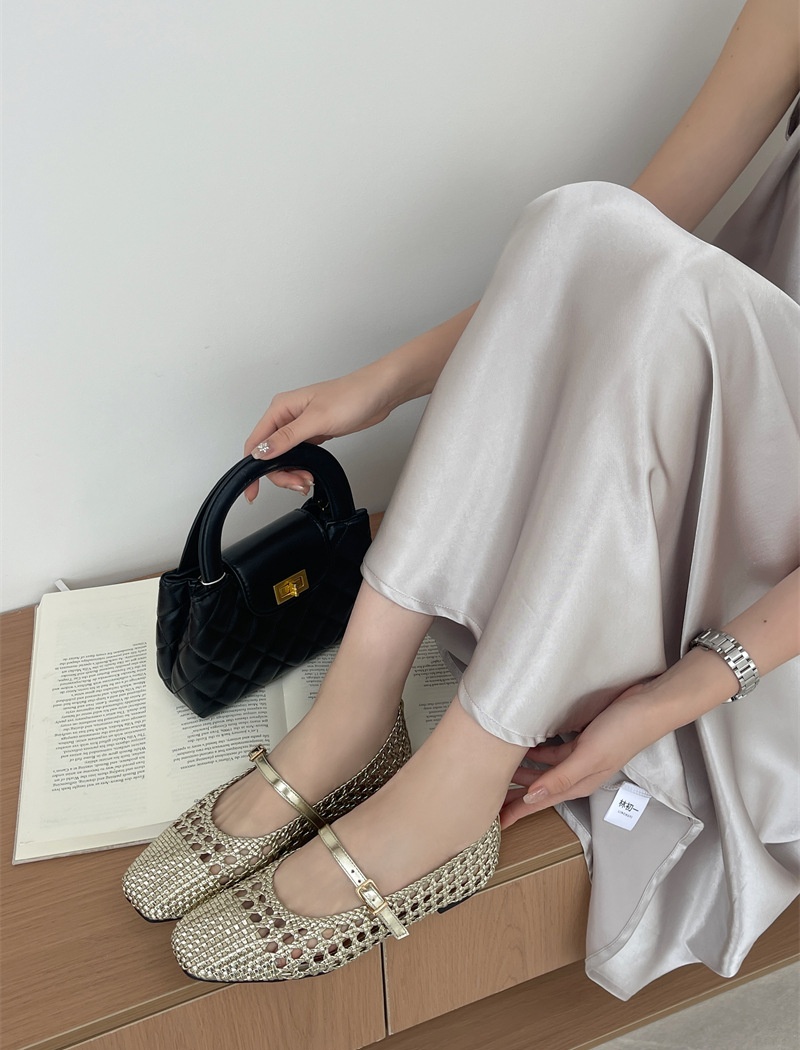 Hollow shoes wears outside flattie for women