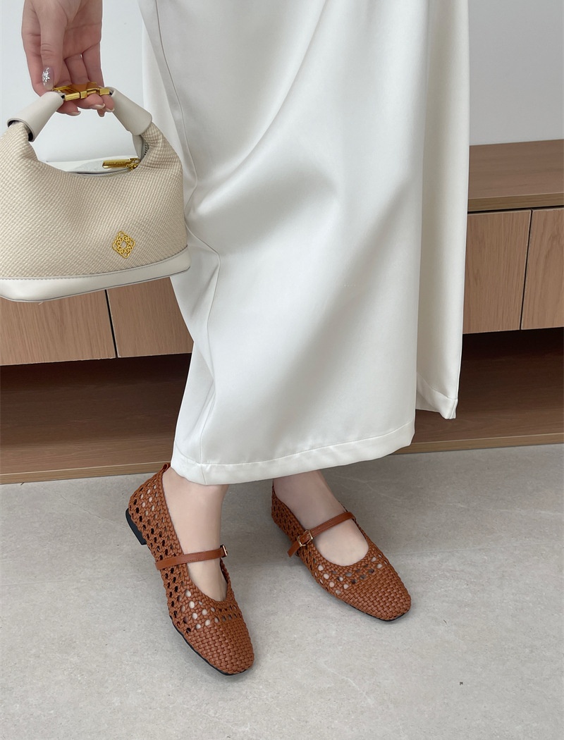 Hollow shoes wears outside flattie for women