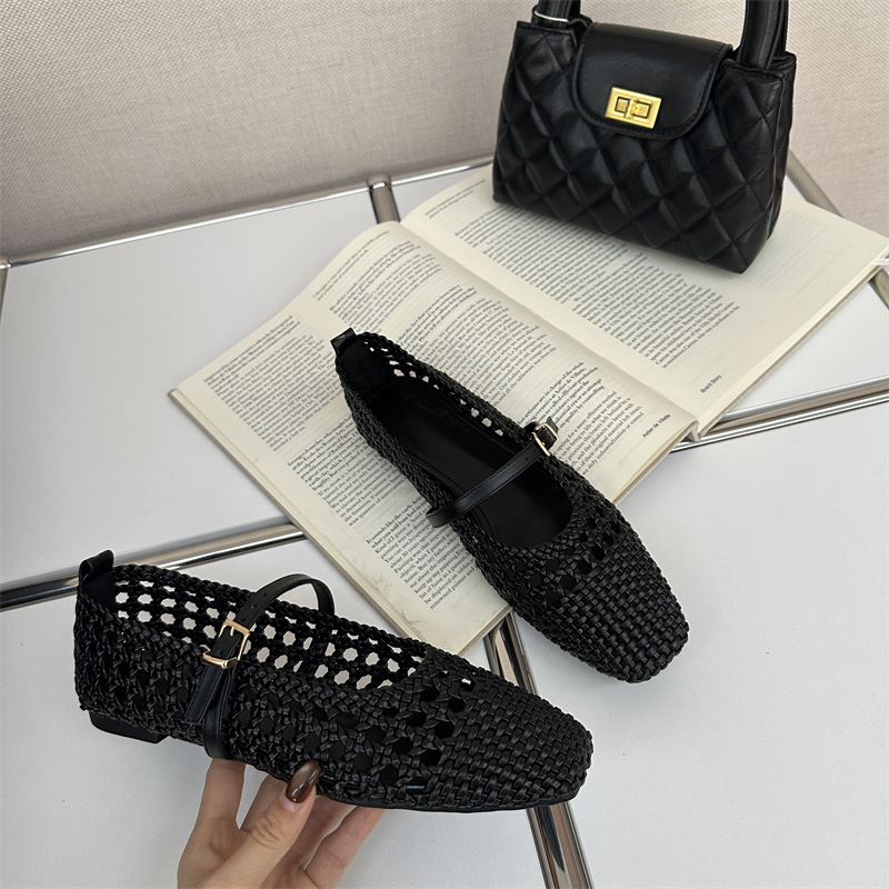 Hollow shoes wears outside flattie for women