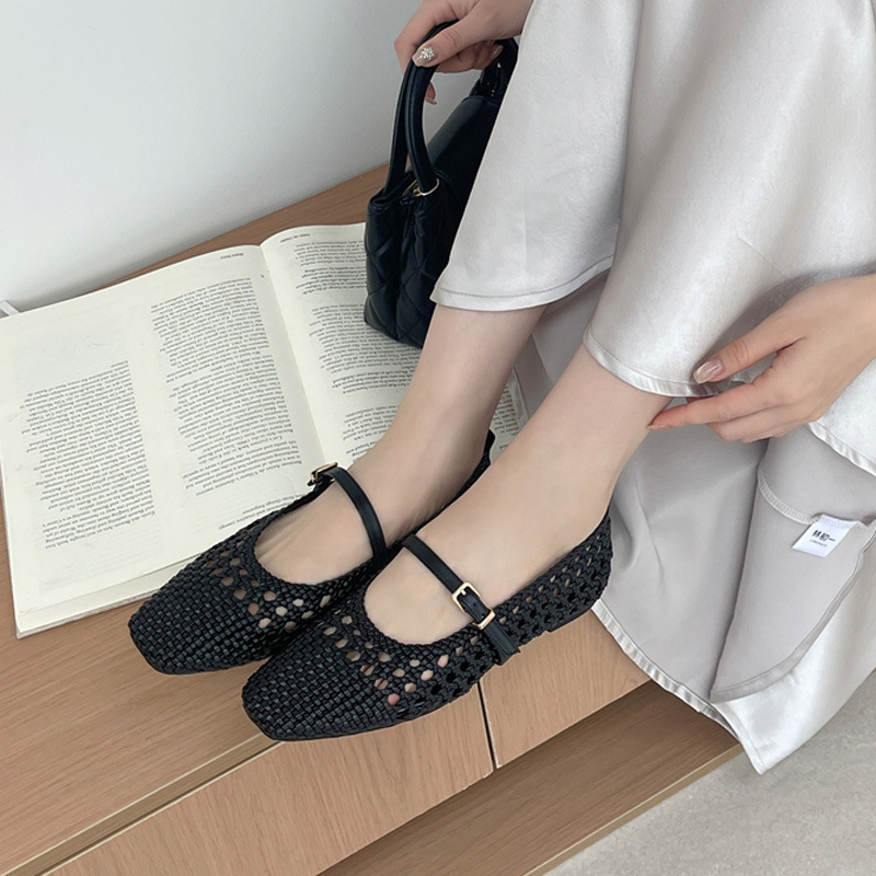 Hollow shoes wears outside flattie for women