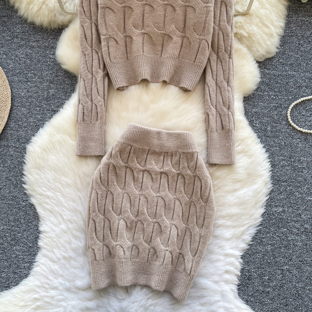 Slim knitted short skirt twist pattern tops a set for women