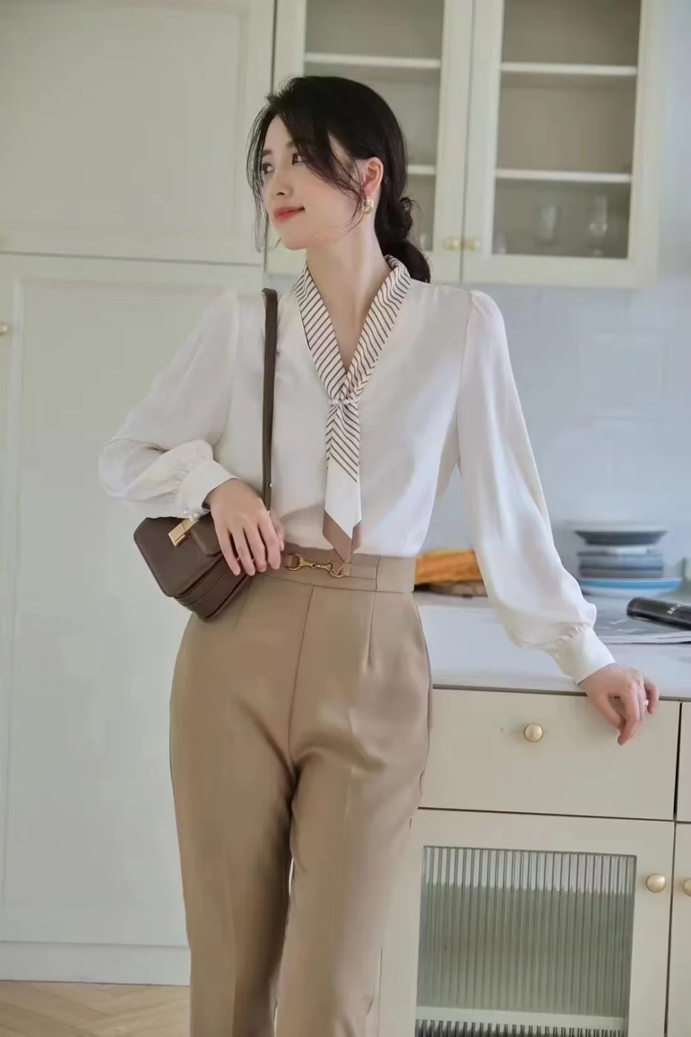 Satin simple slim commuting led temperament shirt