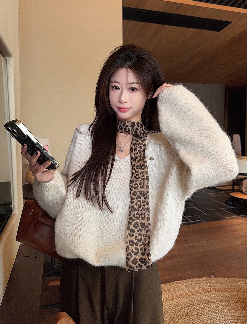 Loose autumn and winter thermal chanelstyle sweater for women