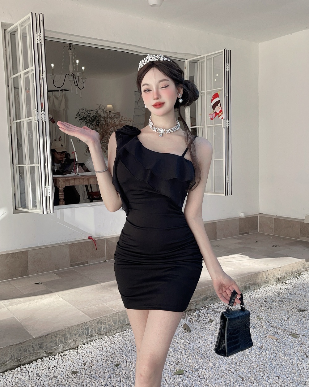 Bottoming low-cut shoulder package hip short sleeve dress