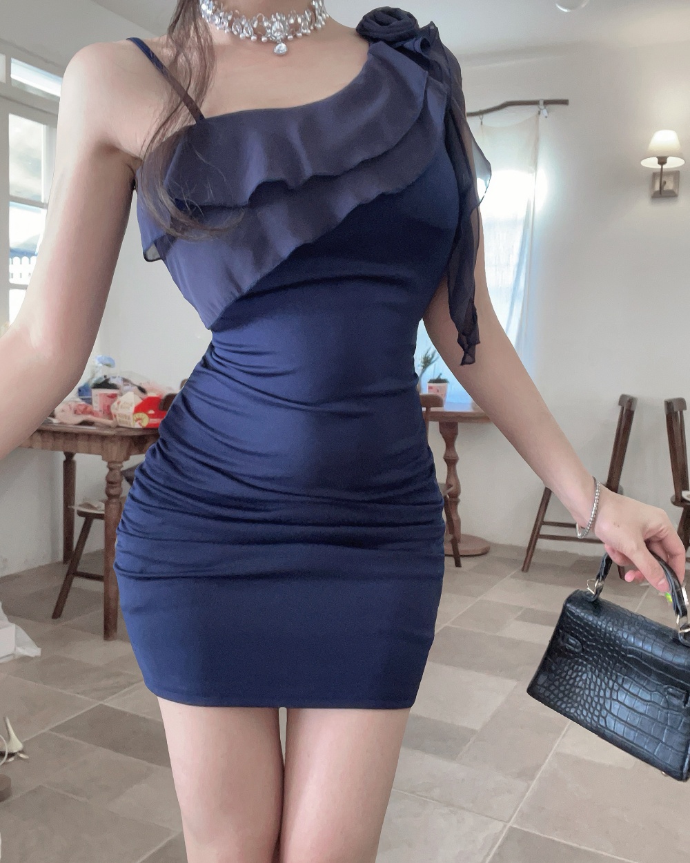Bottoming low-cut shoulder package hip short sleeve dress