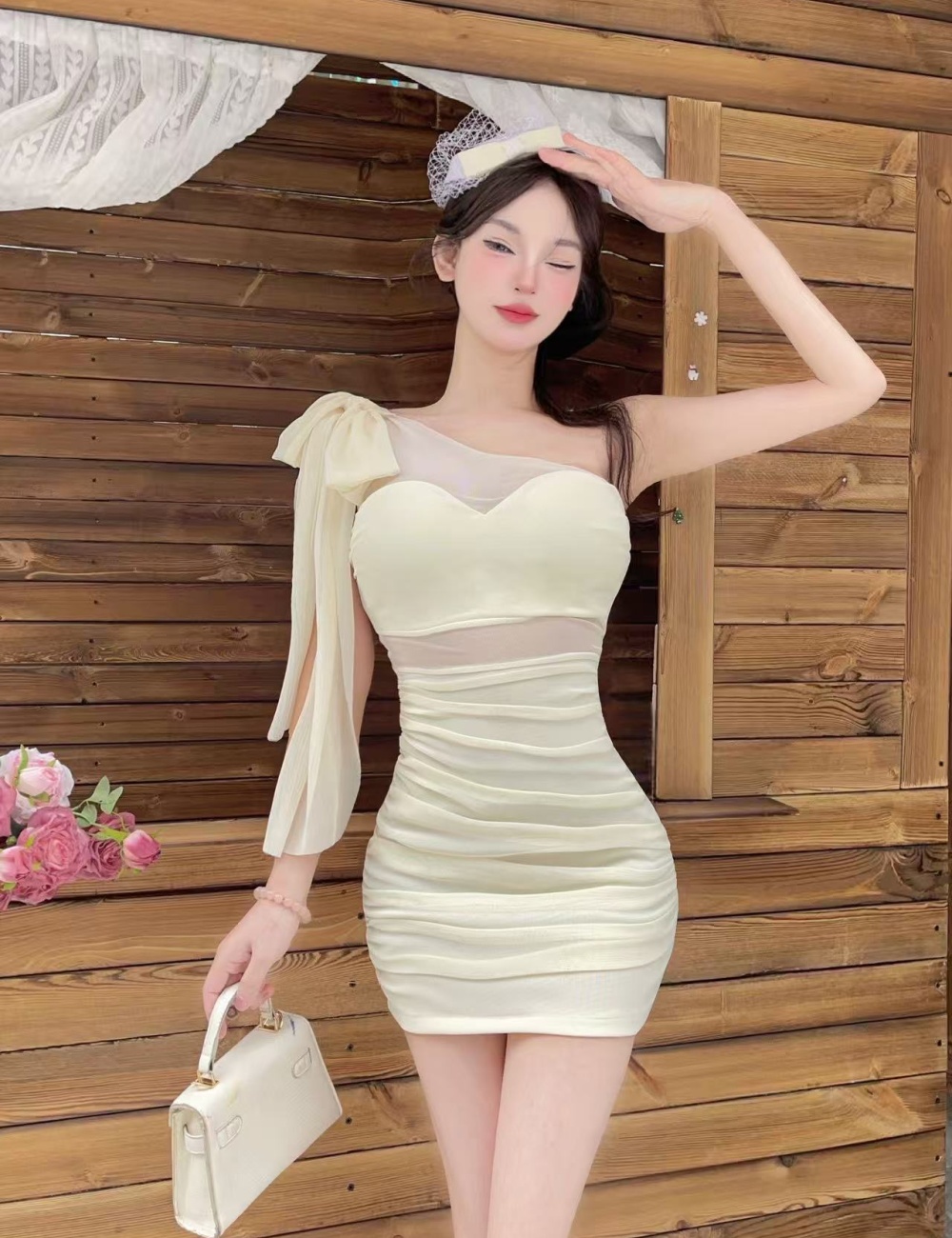 Low-cut package hip strapless gauze bottoming dress