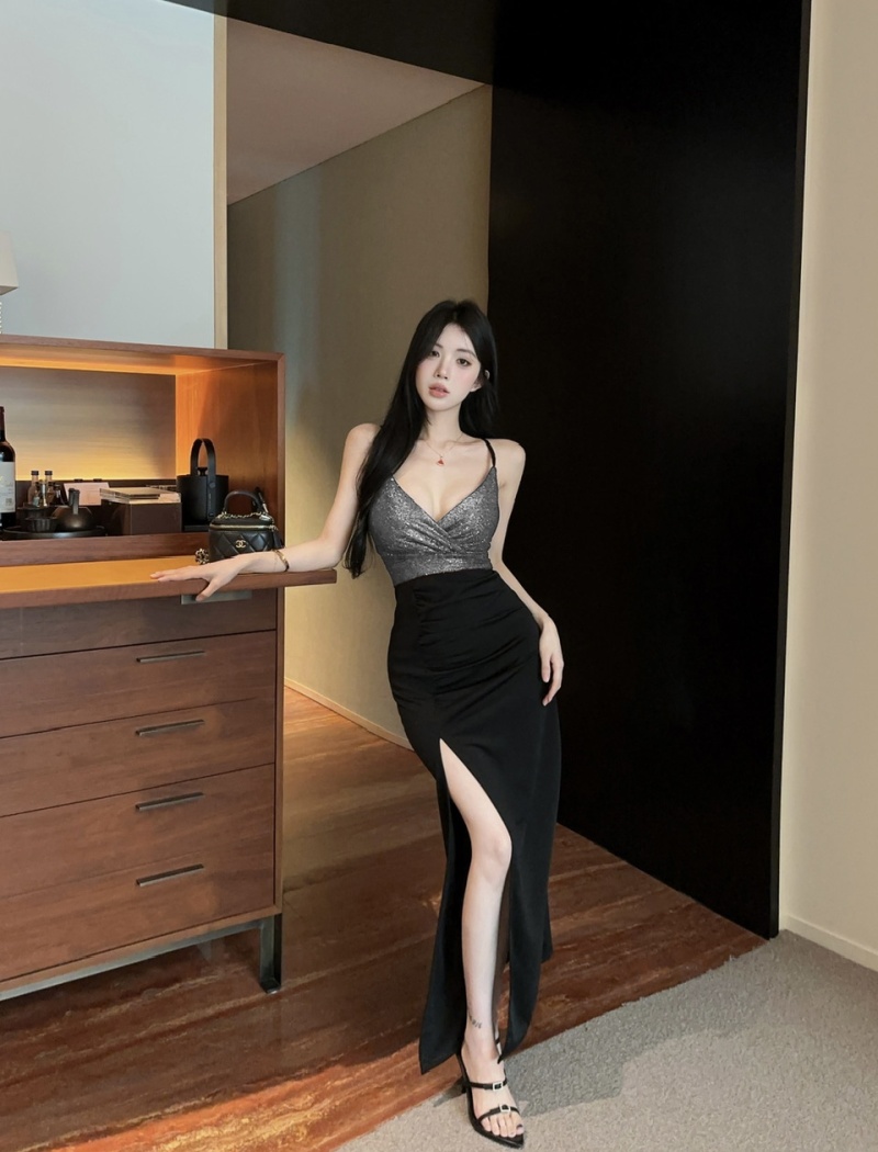 Sexy sling bottoming package hip low-cut dress