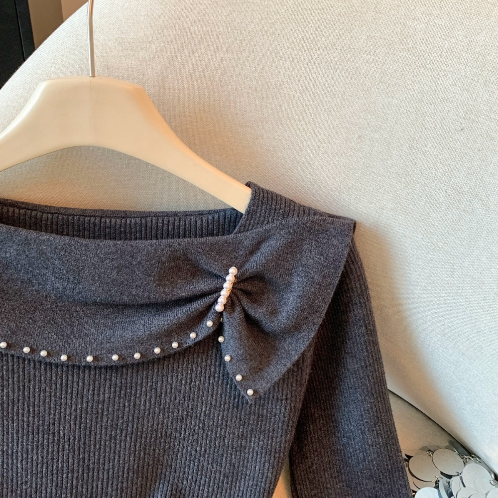 Loose horizontal collar show young tender winter pure sweater