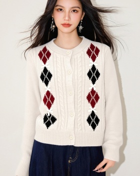 Round neck bow twist quilted spring sweater