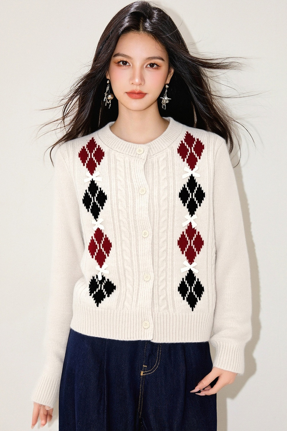 Round neck bow twist quilted spring sweater