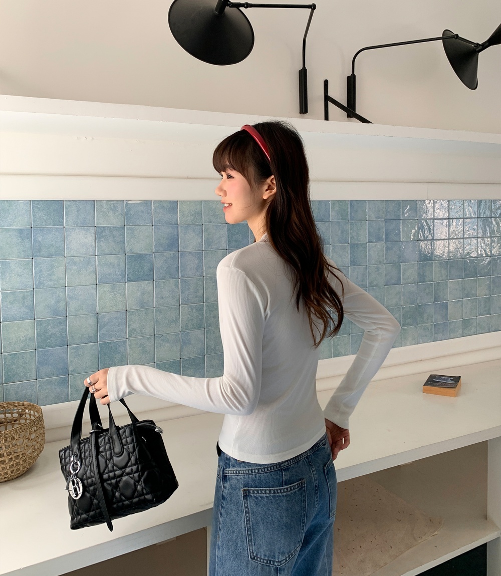 Slim V-neck bottoming shirt autumn and winter white T-shirt