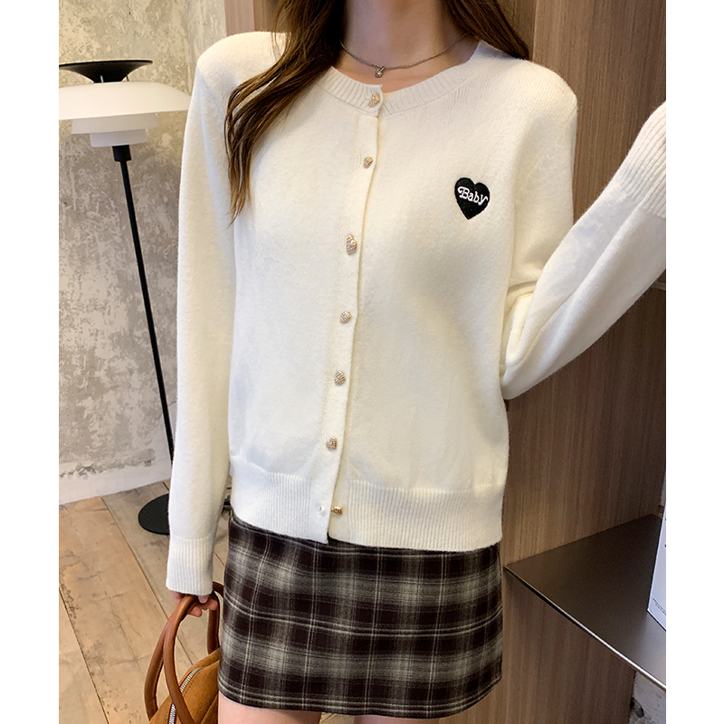 Loose round neck coat lazy embroidery sweater for women