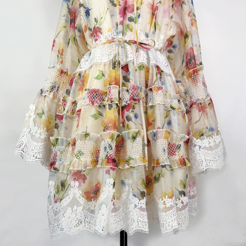 Stitching wood ear European style trumpet sleeves dress