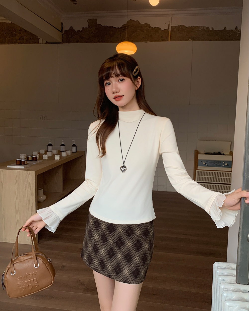 Half high collar apricot lace T-shirt for women