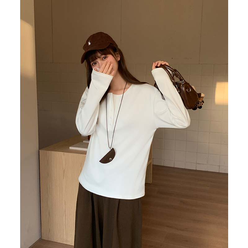 Loose long sleeve bottoming shirt for women