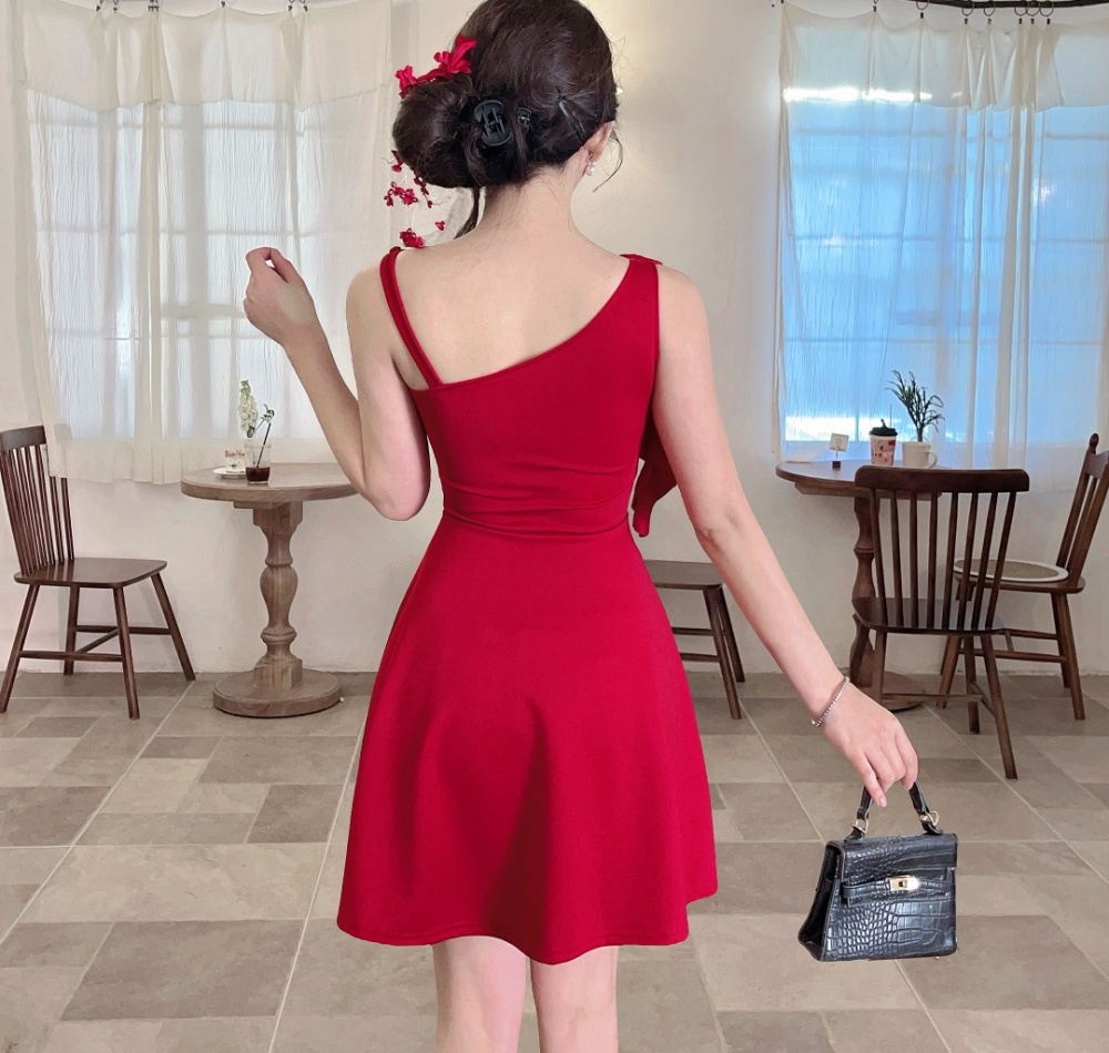 Shoulder short sleeve low-cut lotus leaf edges dress