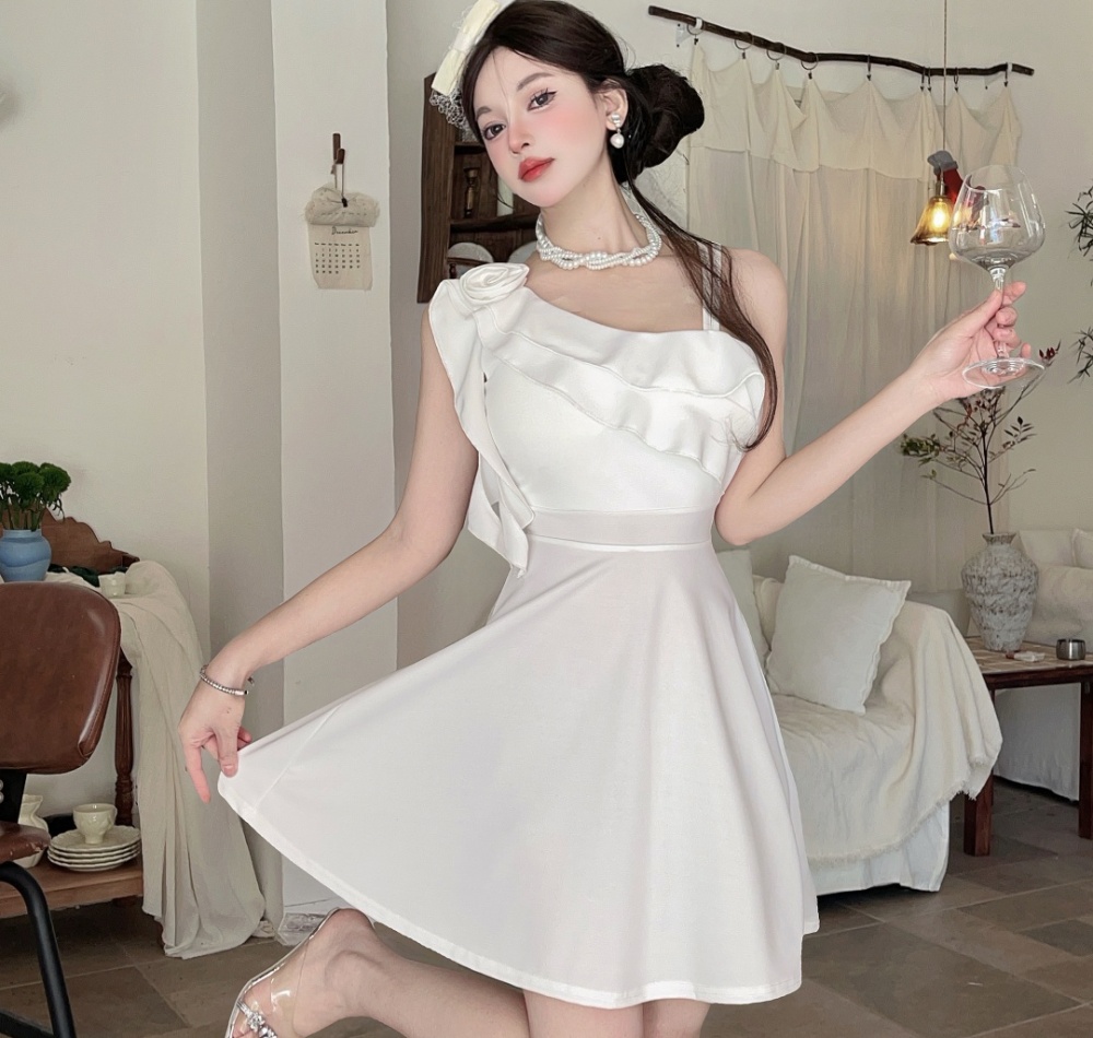 Shoulder short sleeve low-cut lotus leaf edges dress