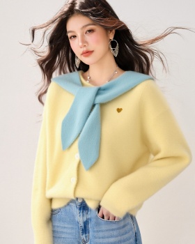 Spring knitted cardigan sweet tender shawl