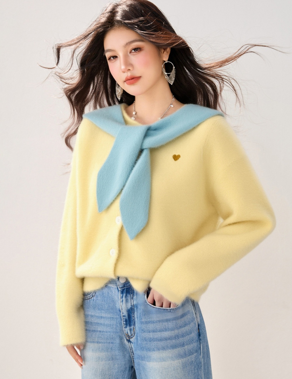 Spring knitted cardigan sweet tender shawl