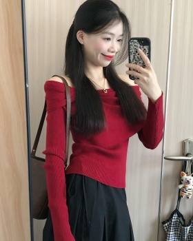 Flat shoulder bottoming shirt sweater for women