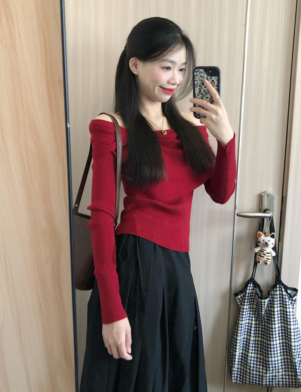 Flat shoulder bottoming shirt sweater for women