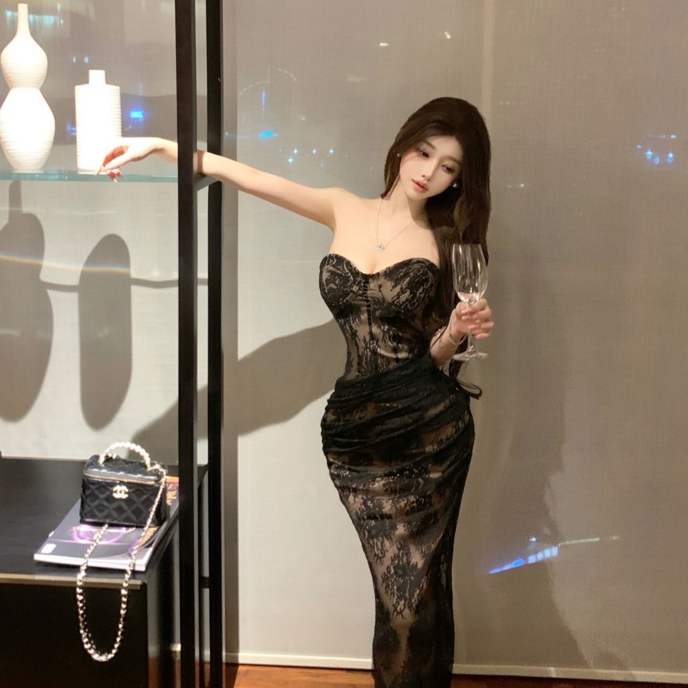 Wrapped chest lace niche dress