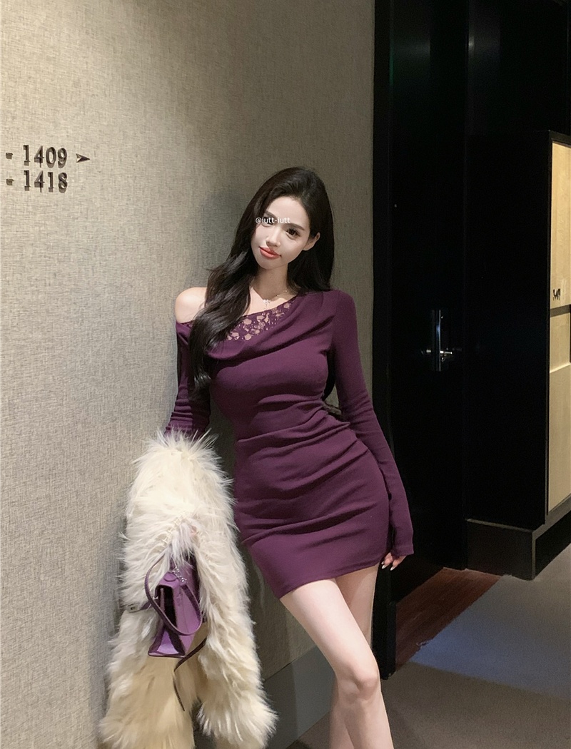Slim lace sloping shoulder splice fold temperament dress