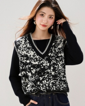 Loose mixed colors knitted waistcoat for women