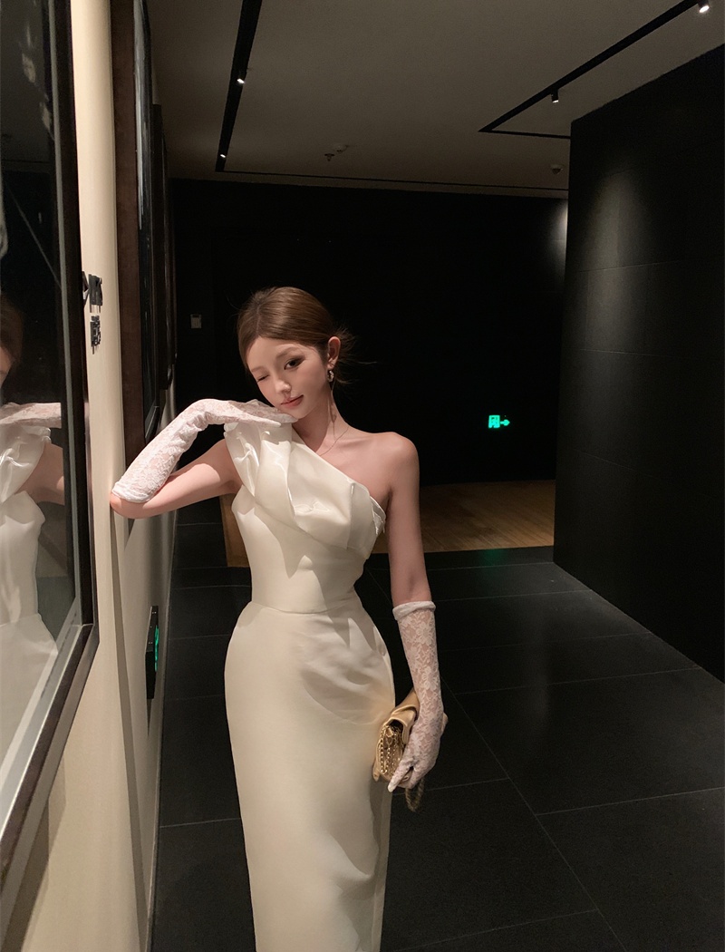 Fold splice shoulder pinched waist unique dress