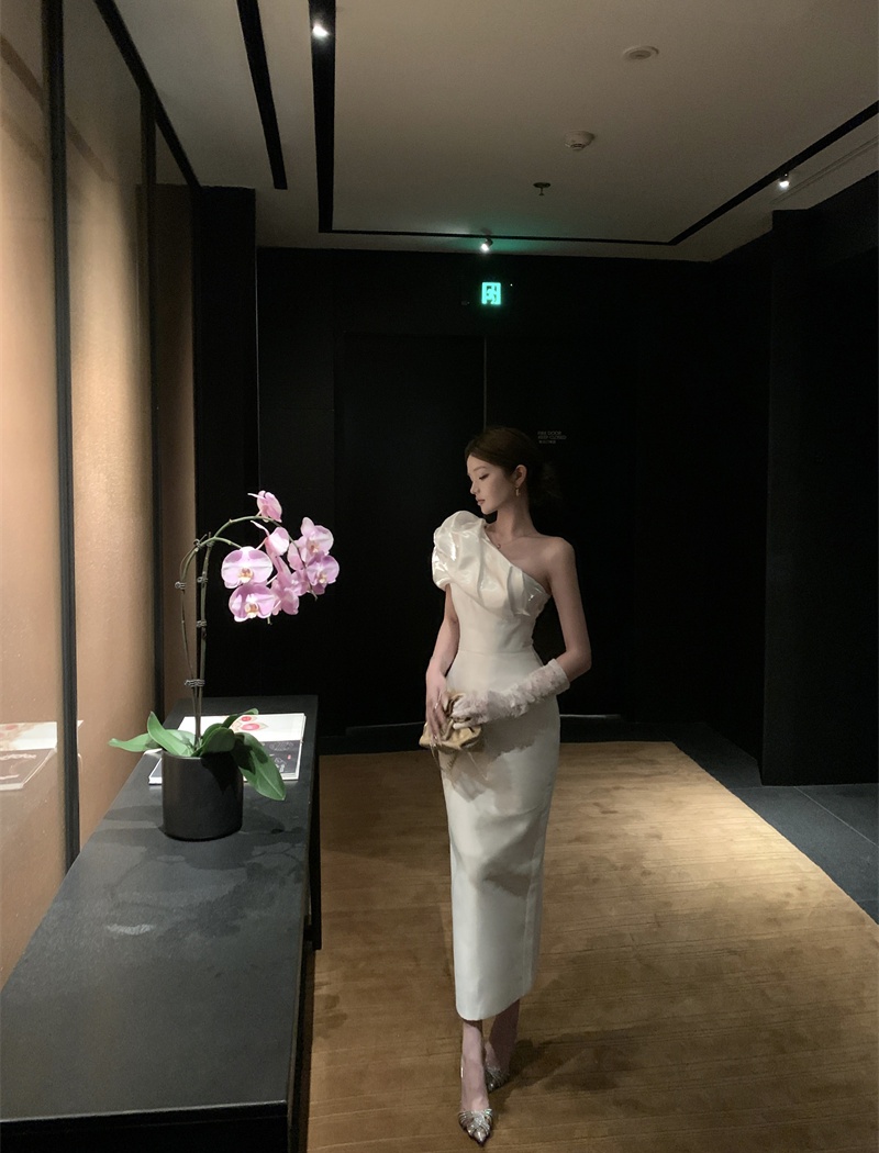 Fold splice shoulder pinched waist unique dress