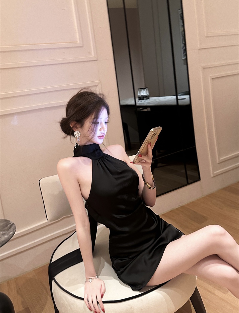 Little sexy halter Cover belly enticement streamer dress