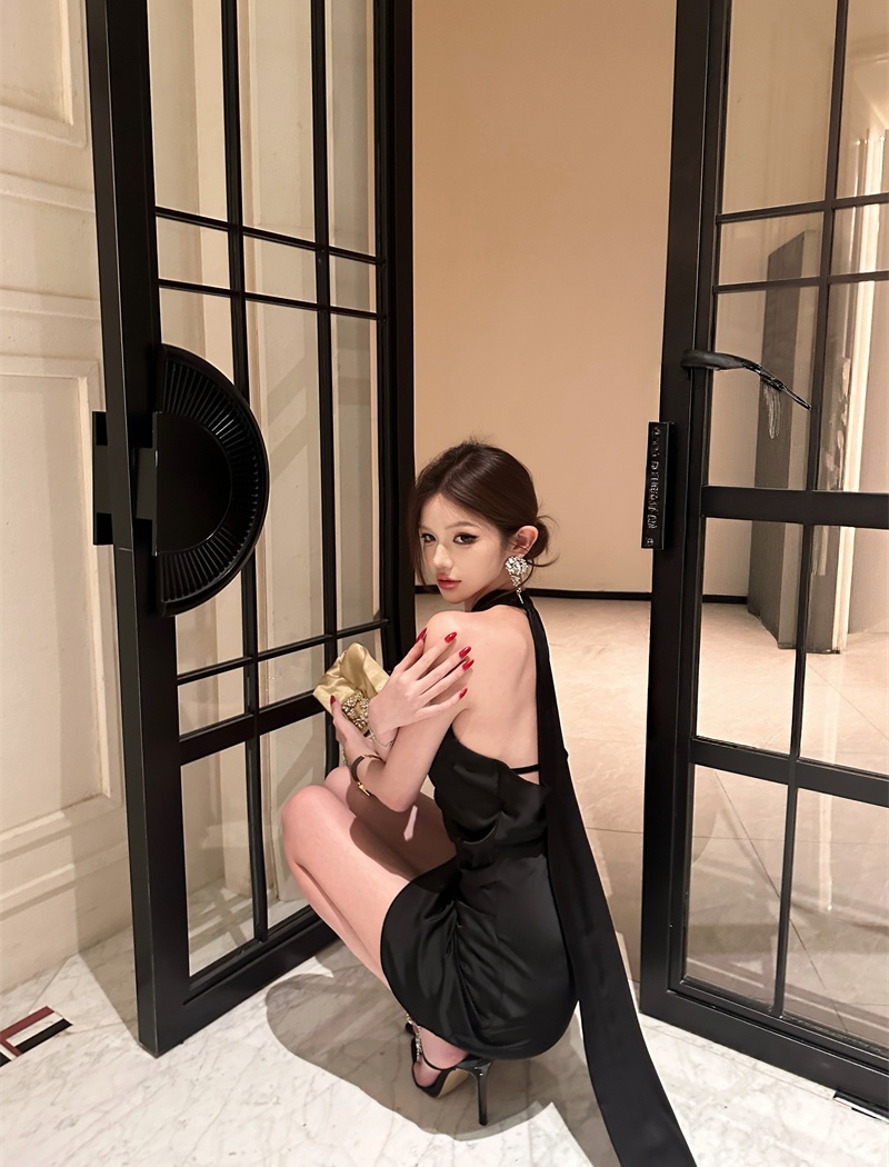 Little sexy halter Cover belly enticement streamer dress