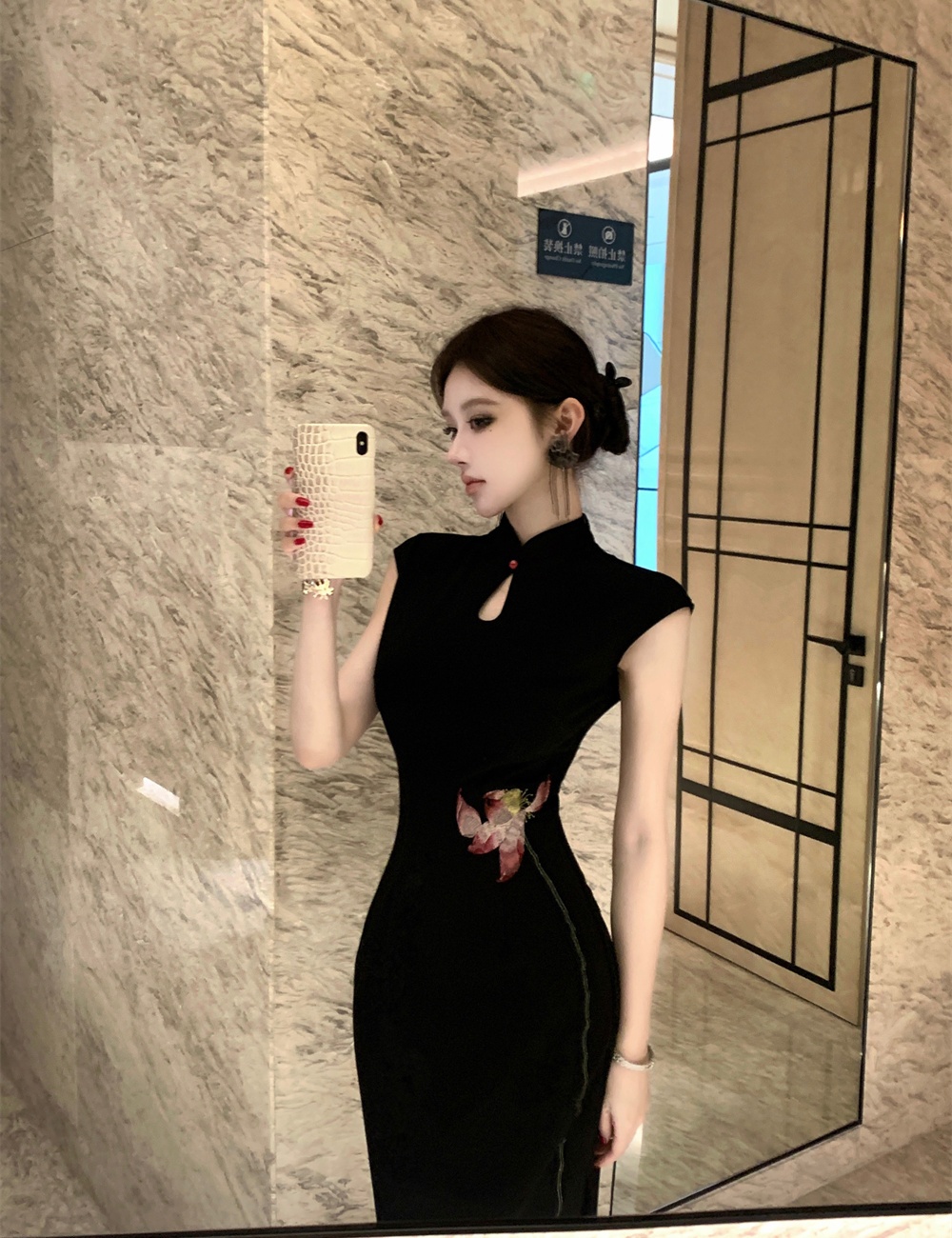 Embroidered dress slim cheongsam