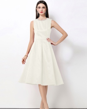 Slim Hepburn style round neck temperament rhinestone dress