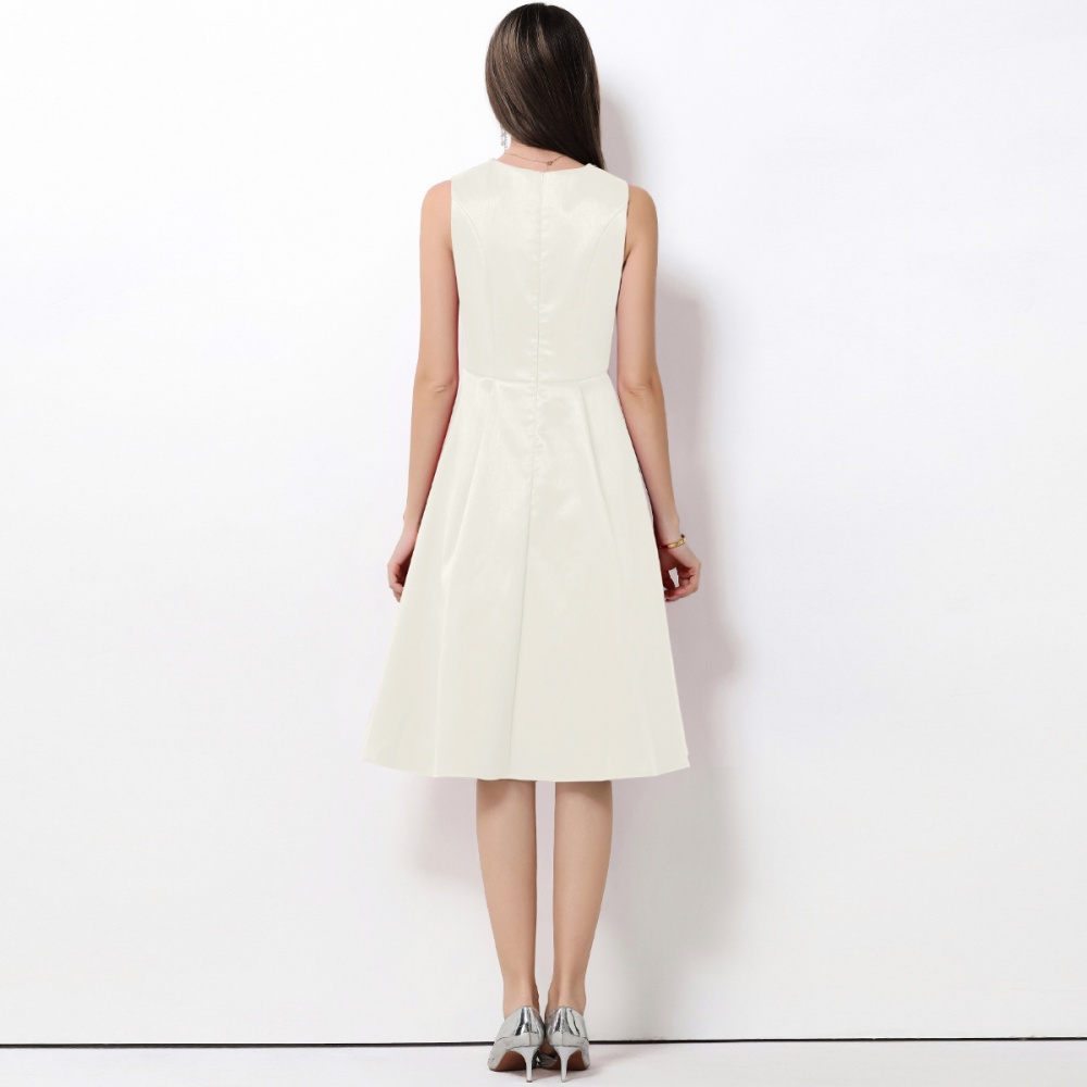 Slim Hepburn style round neck temperament rhinestone dress