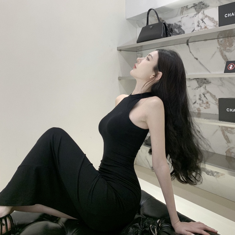 Halter sleeveless dress enticement long dress for women