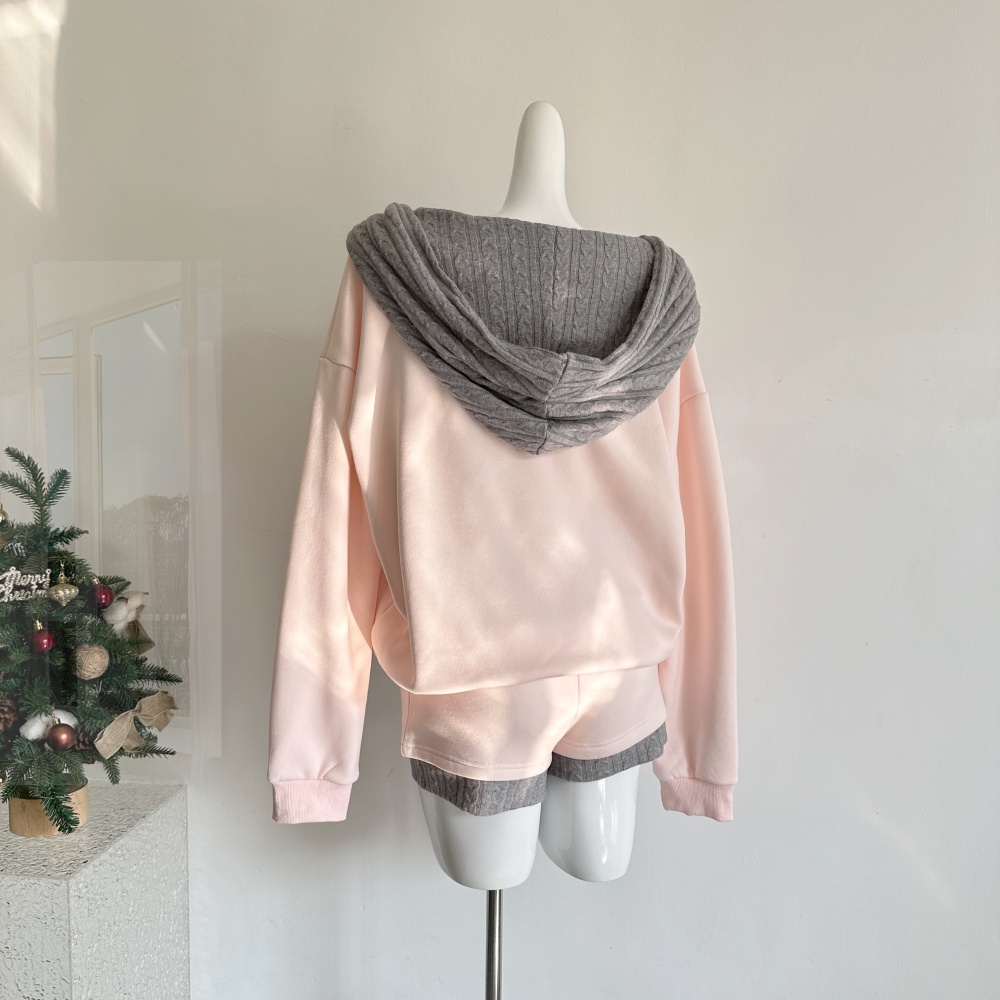 Loose flat shoulder hoodie mixed colors shorts a set