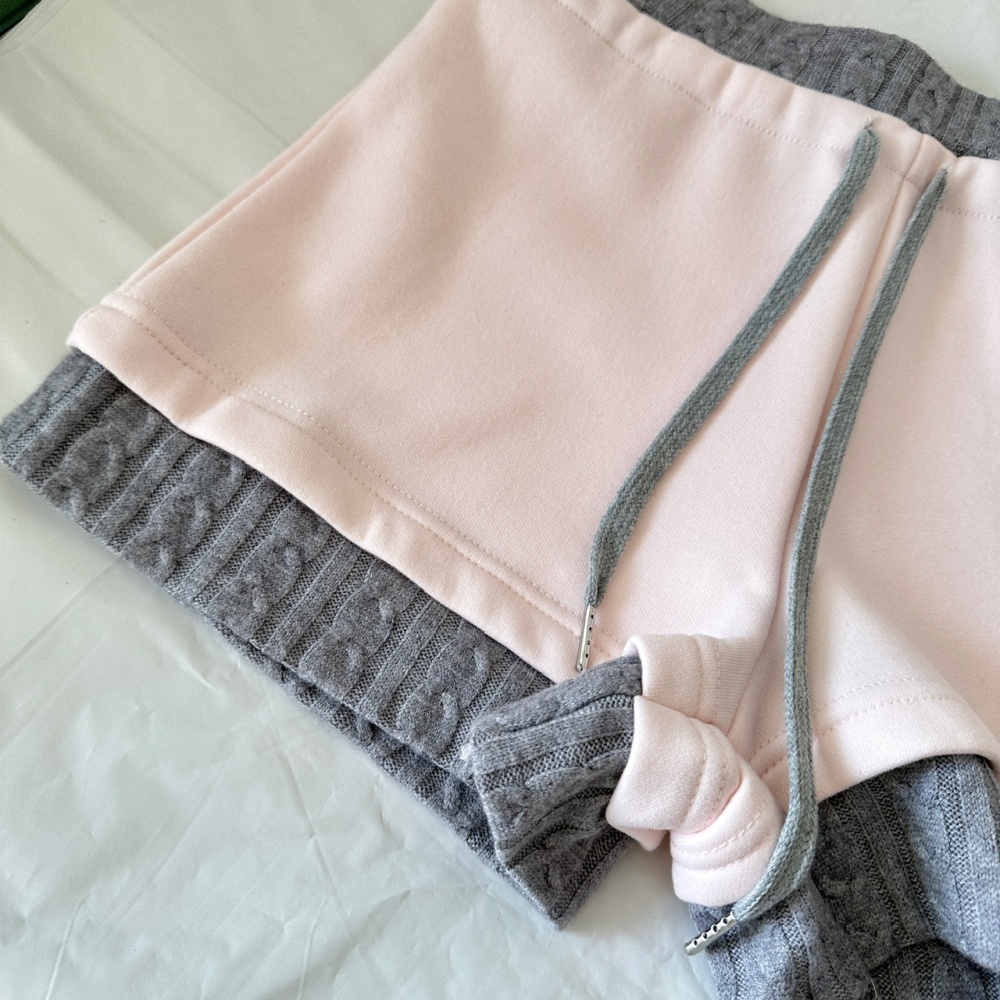 Loose flat shoulder hoodie mixed colors shorts a set