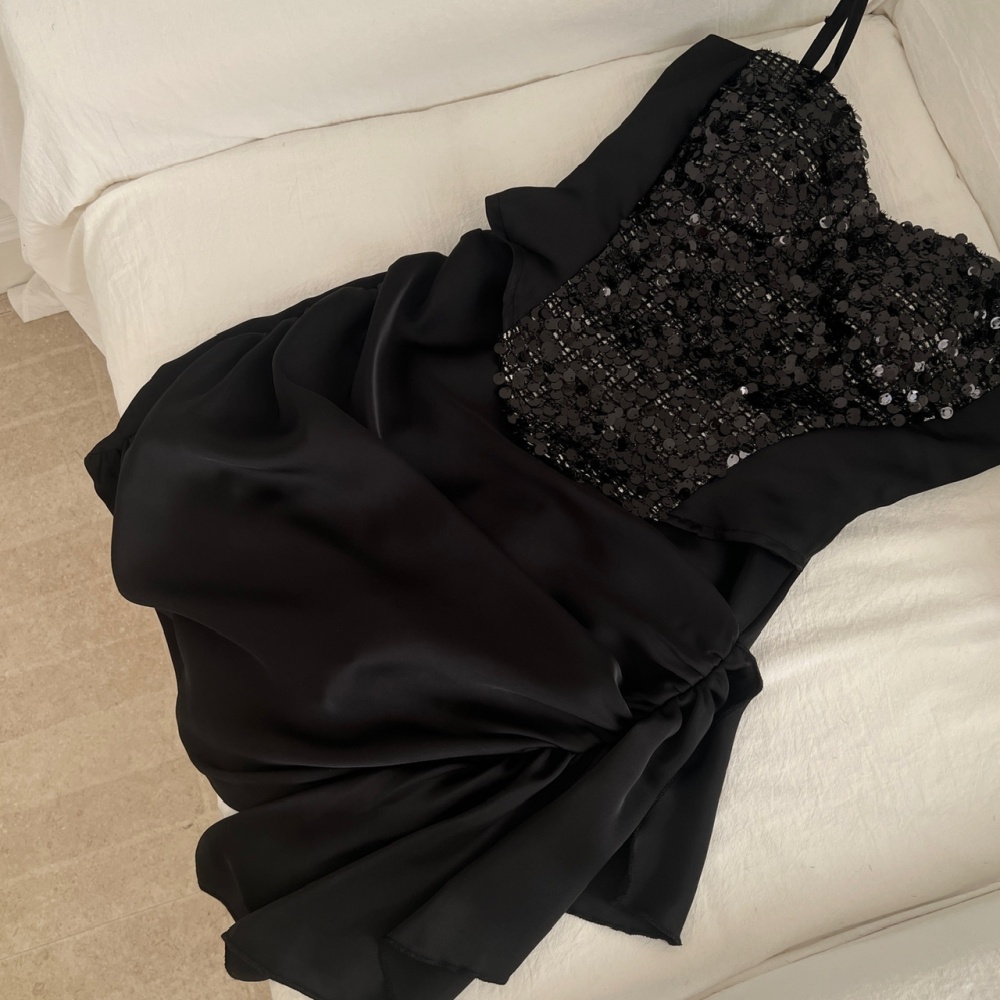 Black slim sling spicegirl skirt a set for women