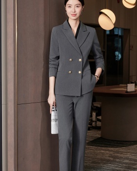Double-breasted gray commuting business suit a set for women