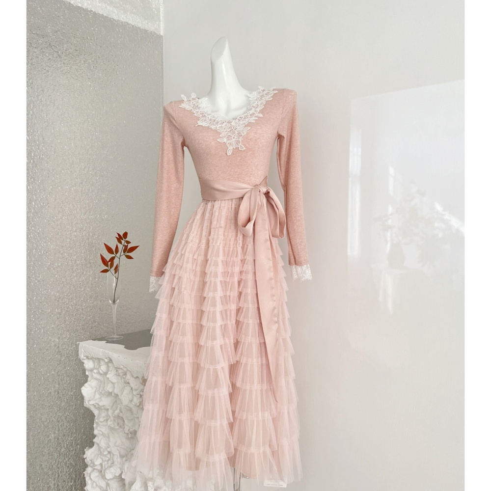 V-neck knitted gauze cake dress