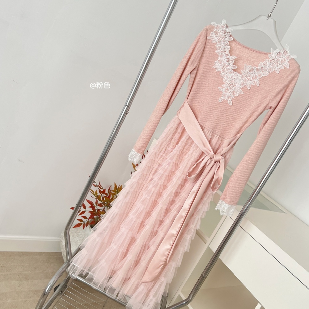 V-neck knitted gauze cake dress